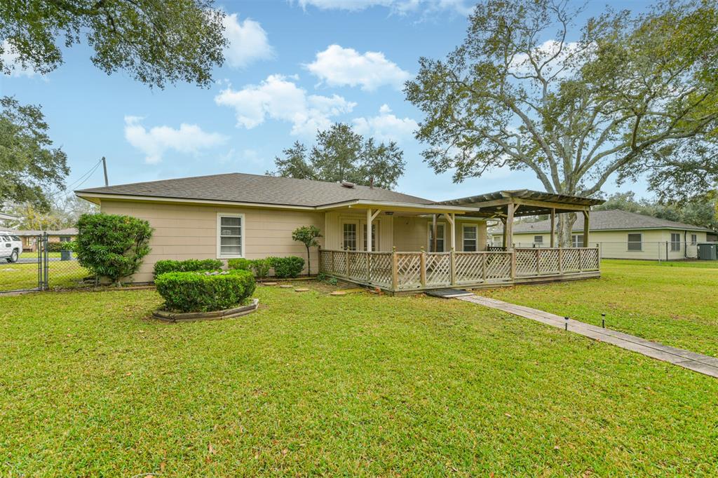 801 Trochta Street, El Campo, Texas image 37