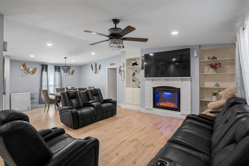 2061 Road 5100, Cleveland, Texas image 1
