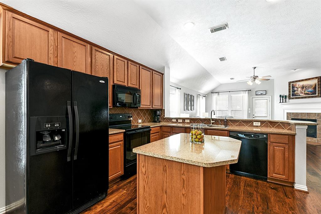 2822 Chalet Ridge Drive, Katy, Texas image 15