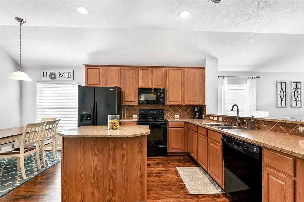 2822 Chalet Ridge Drive, Katy, Texas image 10