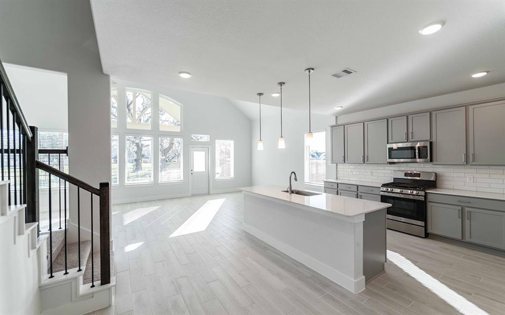 415 S Amherst Drive, West Columbia, Texas image 3