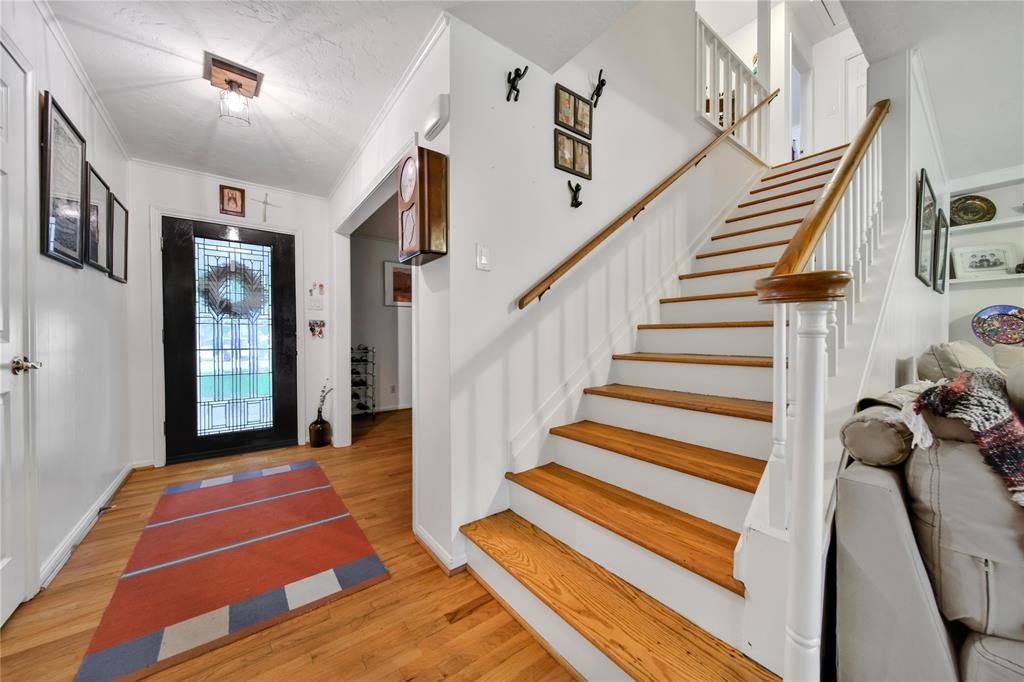 Photo 6 of 24 of 12515 Barryknoll Lane house