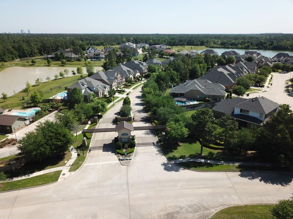4906 Tres Lagos Drive, Spring, Texas image 35