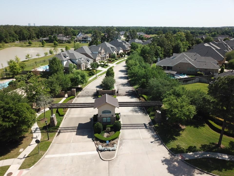 4906 Tres Lagos Drive, Spring, Texas image 36