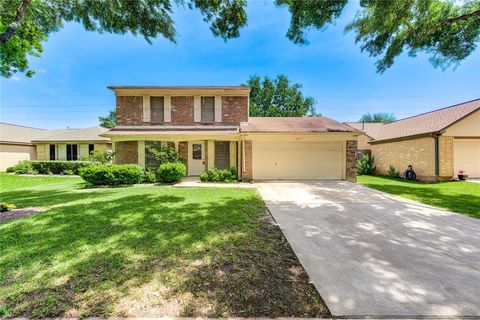 Photo of 2815 Lakefield Way, Sugar Land, TX 77479 (MLS # 96038415) Photo of 2815 Lakefield Way, Sugar Land, TX 77479 (MLS # 96038415)