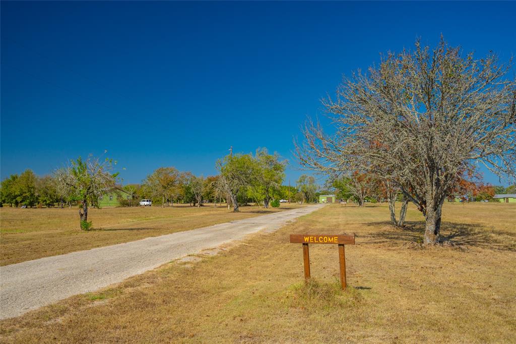 2001 Waldeck Road, Ledbetter, Texas image 36