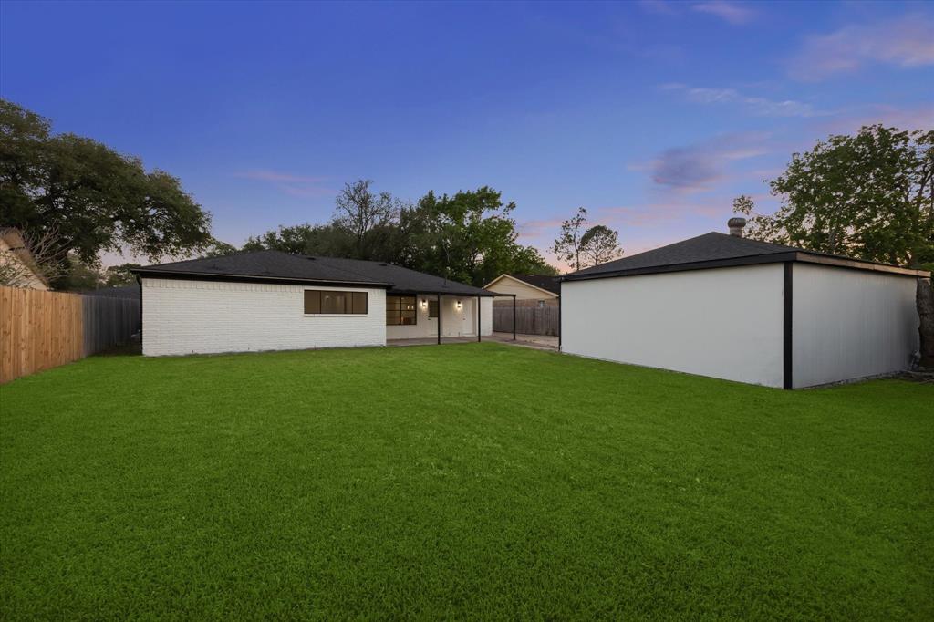 8902 Hendon Lane, Houston, Texas image 32