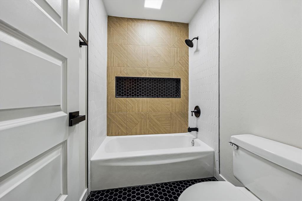 8902 Hendon Lane, Houston, Texas image 20