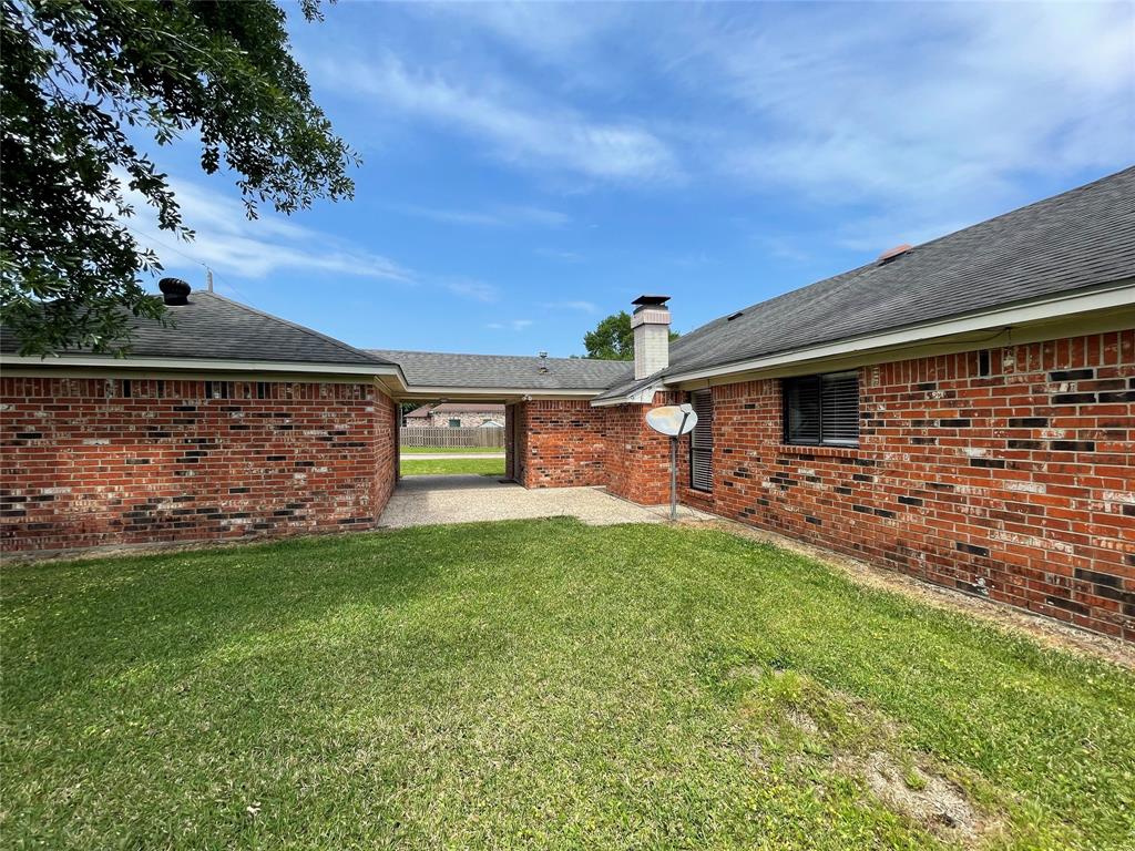 1075 Meadowland Drive, Beaumont, Texas image 31