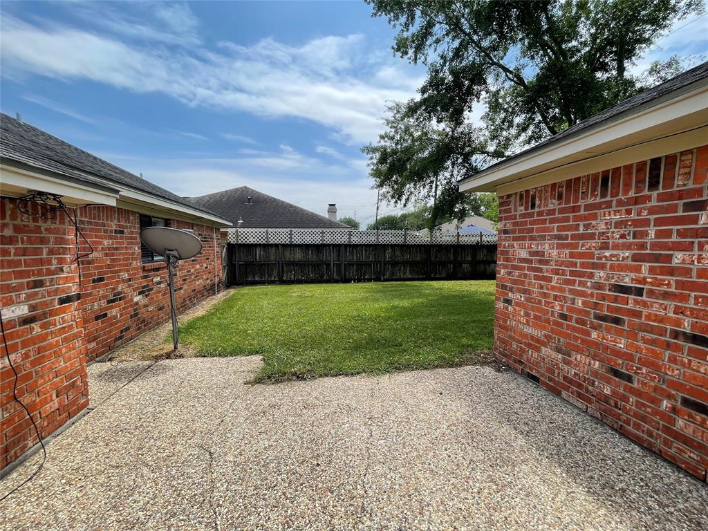 1075 Meadowland Drive, Beaumont, Texas image 29