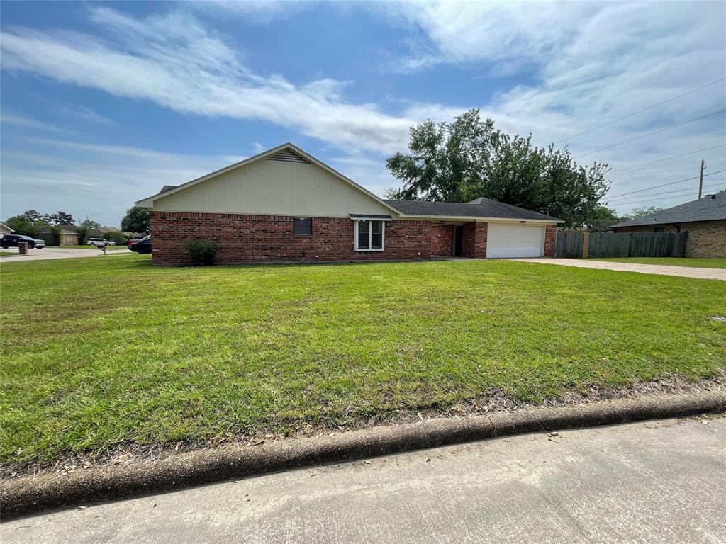 1075 Meadowland Drive, Beaumont, Texas image 33