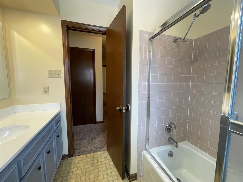 1075 Meadowland Drive, Beaumont, Texas image 23