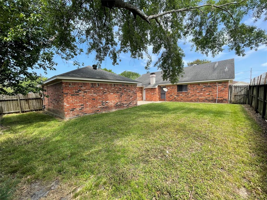 1075 Meadowland Drive, Beaumont, Texas image 30