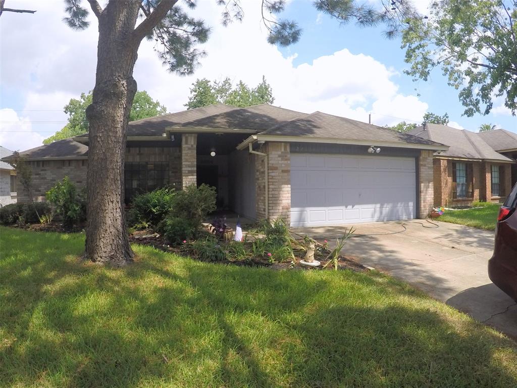 22514 Kenlake Drive