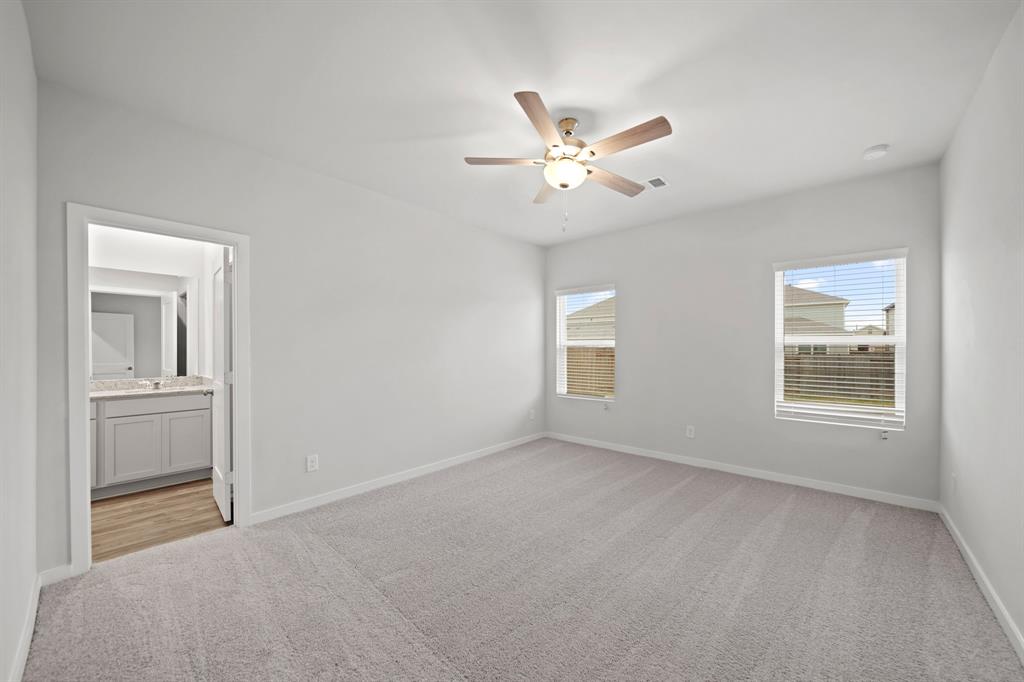 5823 Bright Keel Drive, Katy, Texas image 9
