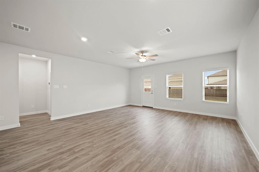 5823 Bright Keel Drive, Katy, Texas image 8