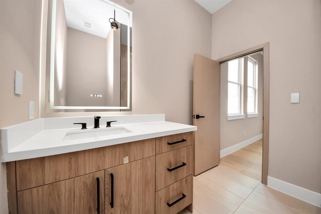 5749 Kiam St St, Houston, Texas image 31