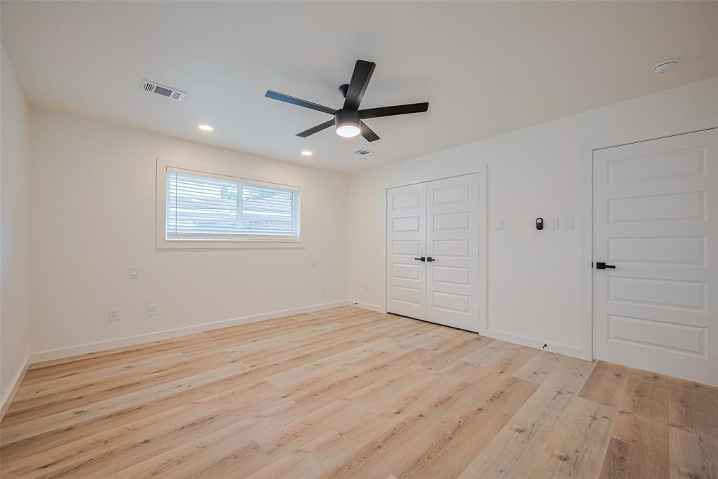 6038 Dumfries Drive, Houston, Texas image 32