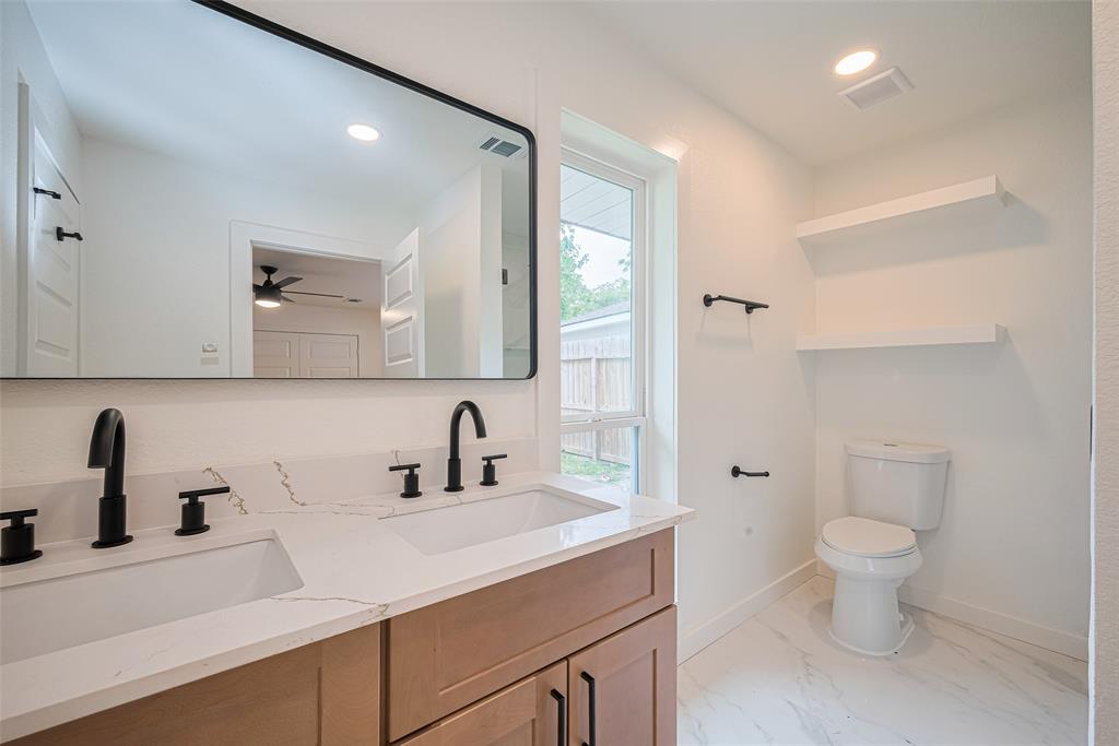 6038 Dumfries Drive, Houston, Texas image 33