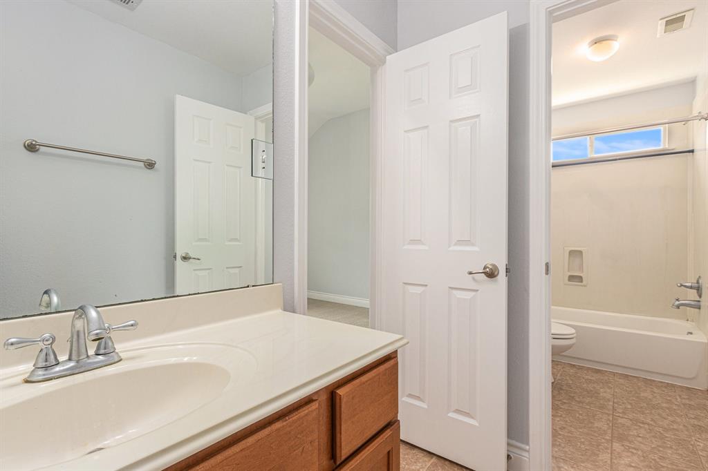 4213 Pine Mill Court, Pearland, Texas image 32