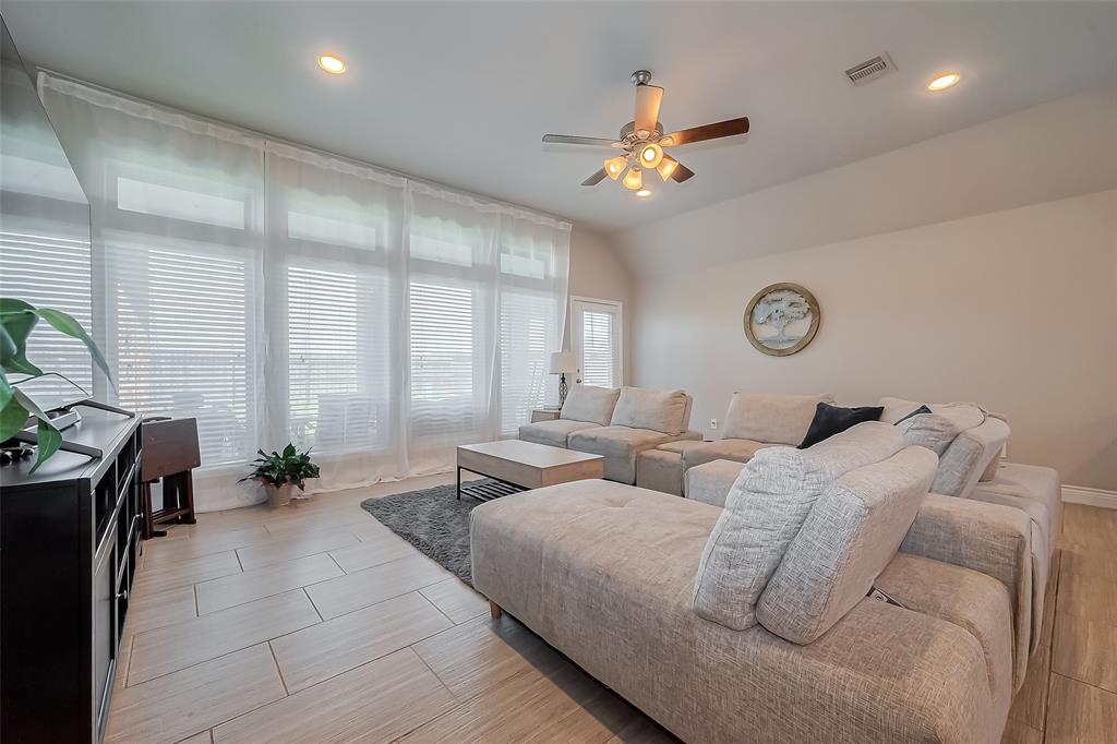 20010 Silver Mesia Circle, Cypress, Texas image 11