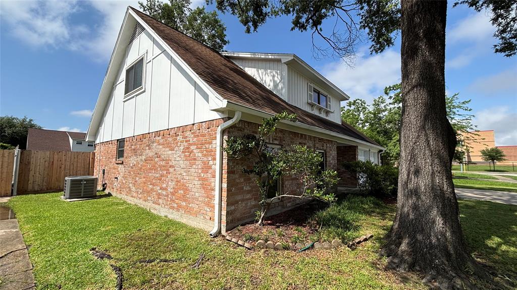 14406 Roundstone Lane, Houston, Texas image 4
