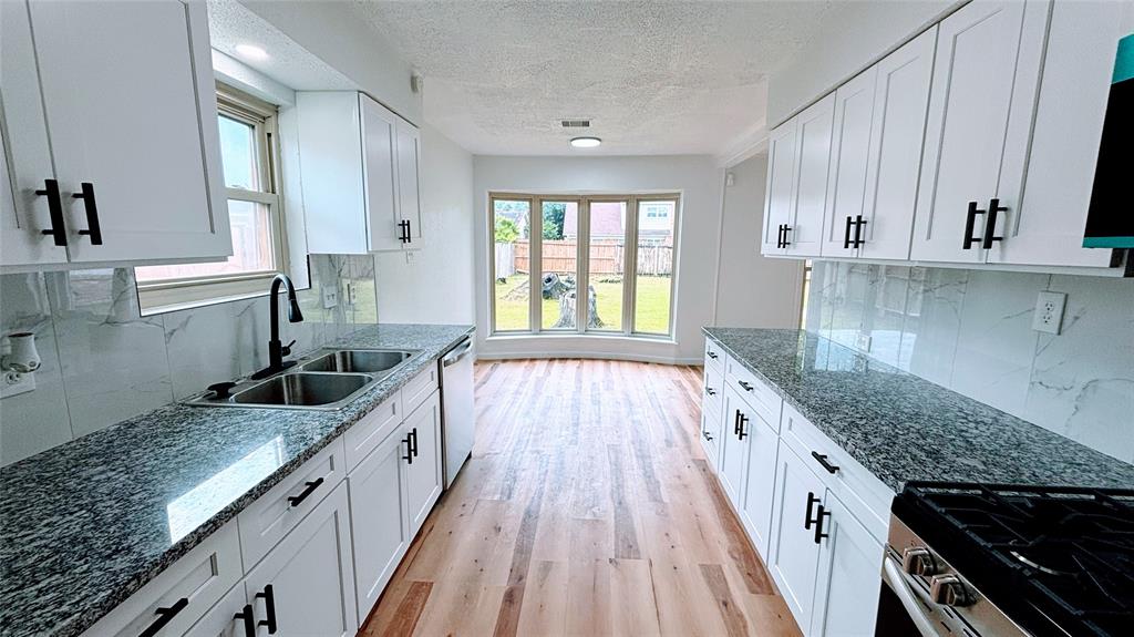 14406 Roundstone Lane, Houston, Texas image 16