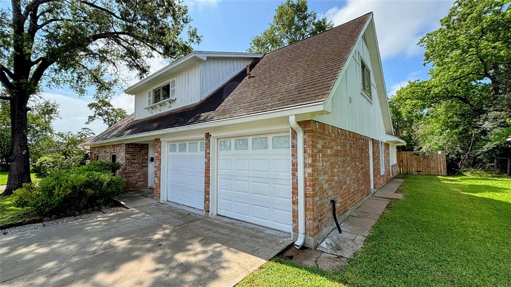 14406 Roundstone Lane, Houston, Texas image 3