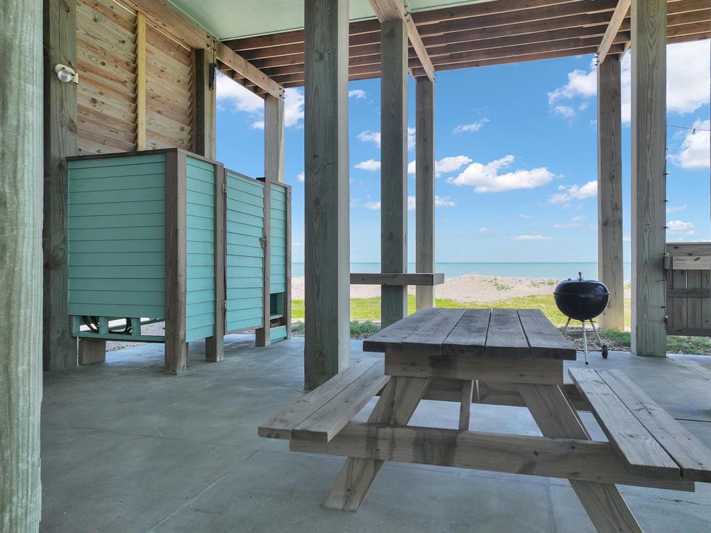 996 Alicia Drive, Gilchrist, Texas image 14