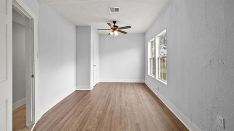 Single Family Residence in Galena Park TX 1202 4th Street 7.jpg