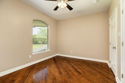 Single Family Residence in Brazoria TX 10113 County Road 400 40.jpg