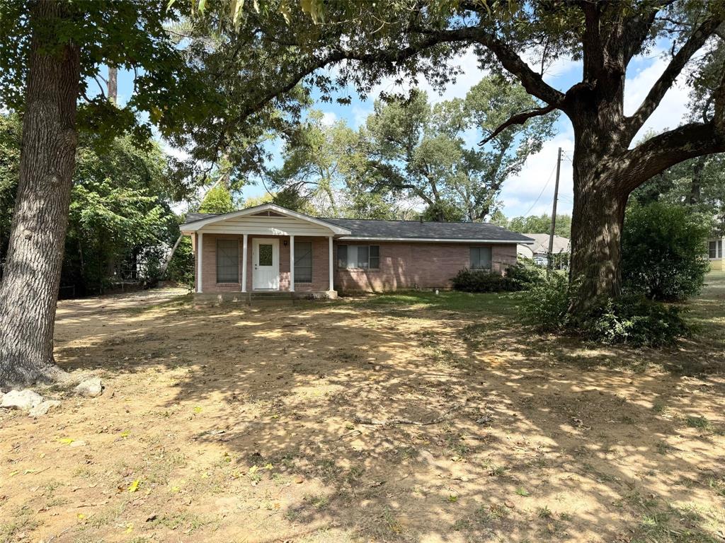 1406 E Houston Avenue, Crockett, Texas image 12