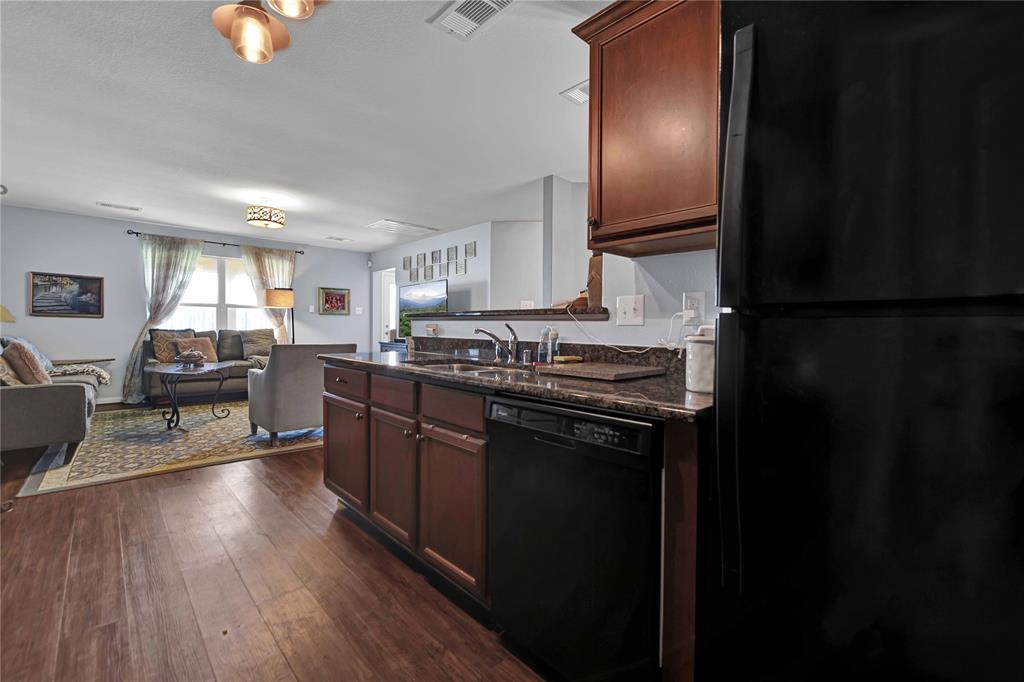 1827 Garnet Breeze Drive, Rosharon, Texas image 12