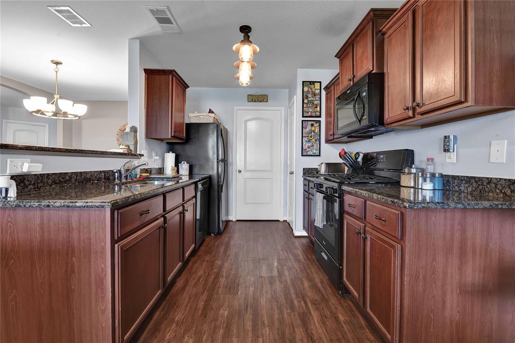 1827 Garnet Breeze Drive, Rosharon, Texas image 10
