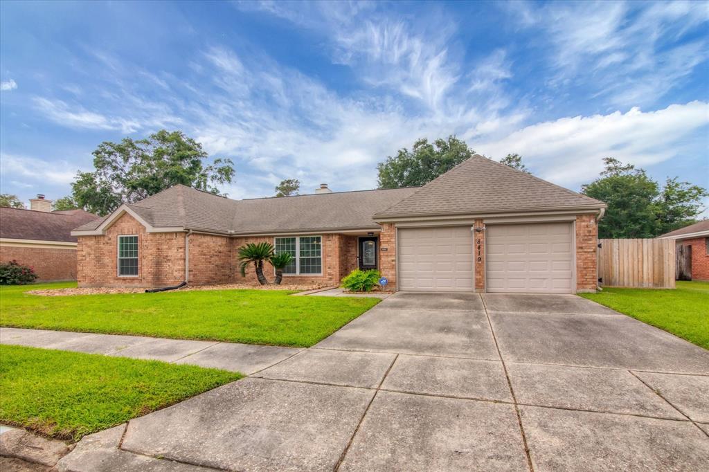 8419 Opalwood Lane, Humble, Texas image 4
