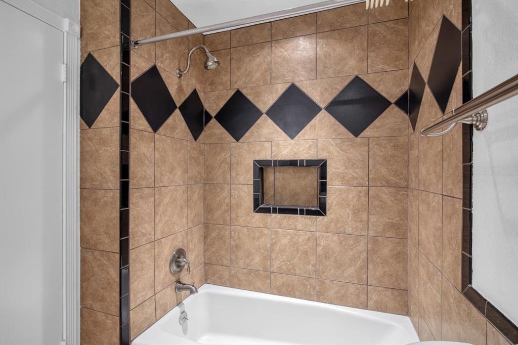 8419 Opalwood Lane, Humble, Texas image 33