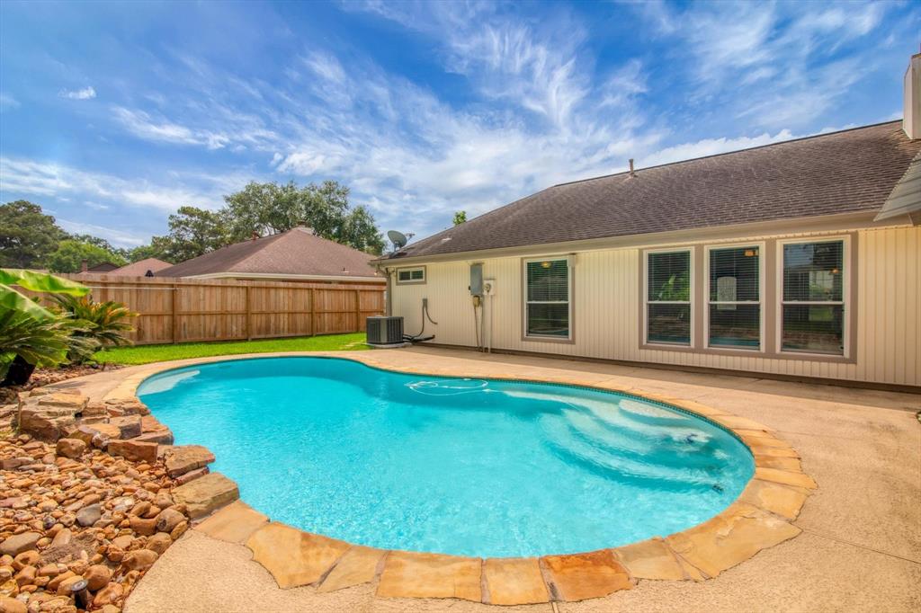 8419 Opalwood Lane, Humble, Texas image 1