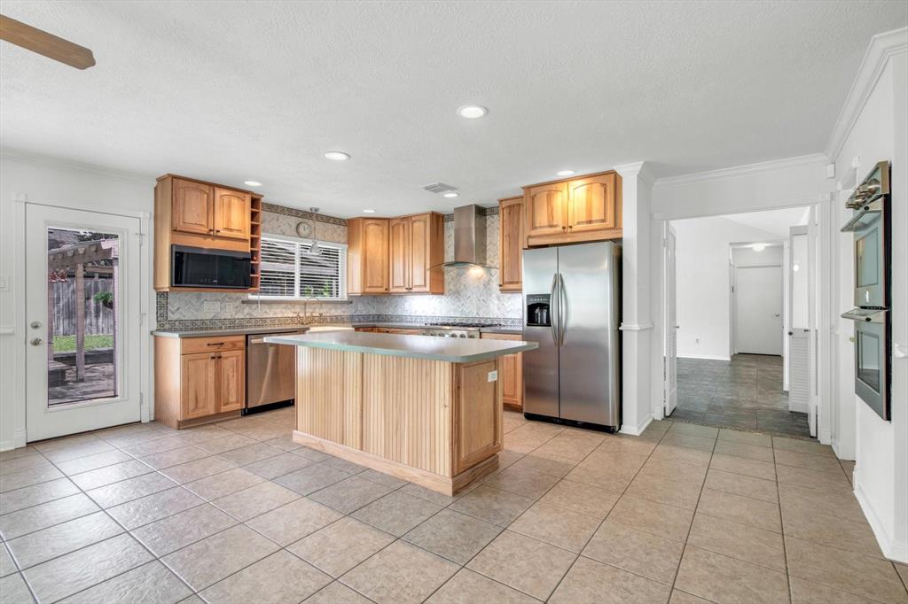 8419 Opalwood Lane, Humble, Texas image 14