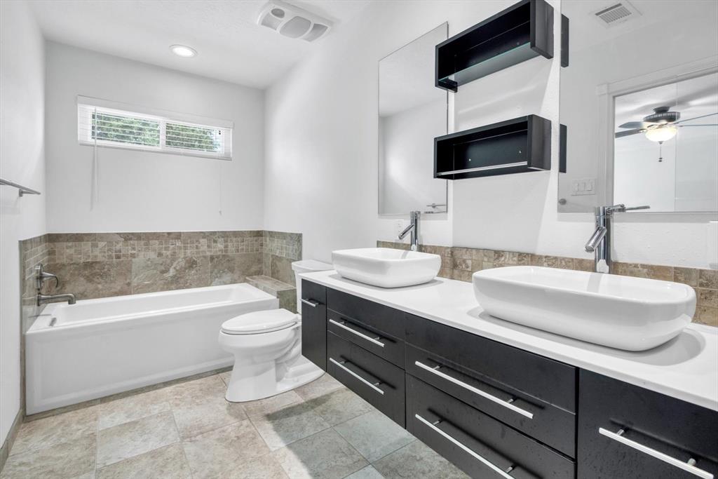 8419 Opalwood Lane, Humble, Texas image 25