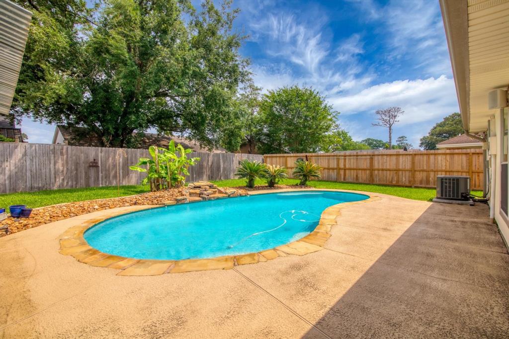 8419 Opalwood Lane, Humble, Texas image 38