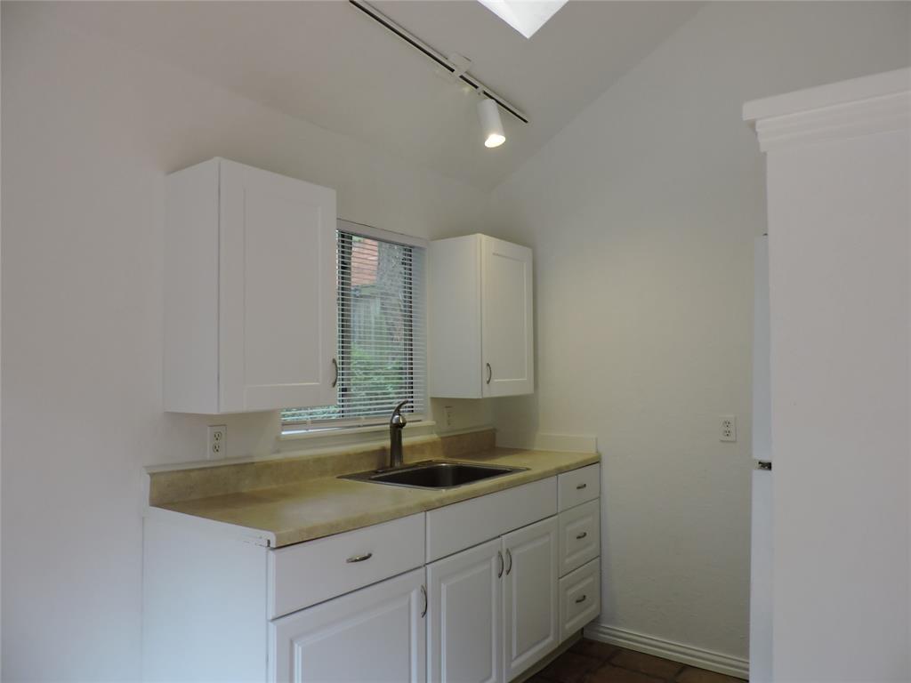 1722 Rice Boulevard 3