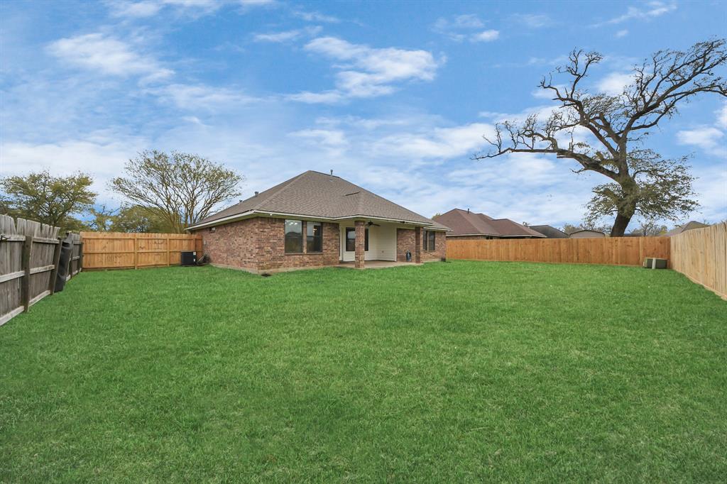 105 Meadowlark Court, Richwood, Texas image 23