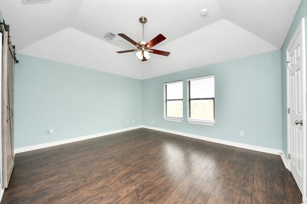 105 Meadowlark Court, Richwood, Texas image 11