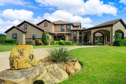 9 Copper Bottom Drive Tomball TX 77377