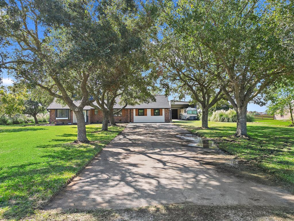 15807 Lakeview Drive, Beach City, Texas image 38