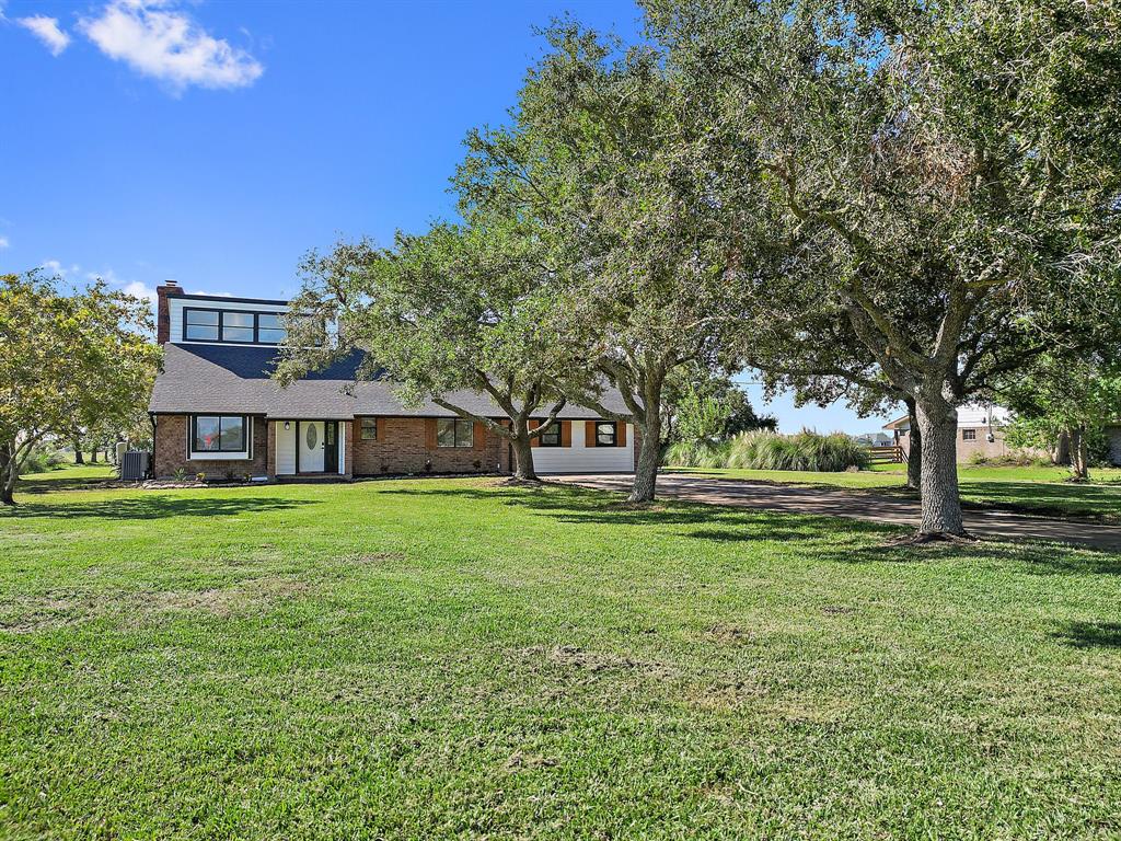 15807 Lakeview Drive, Beach City, Texas image 39