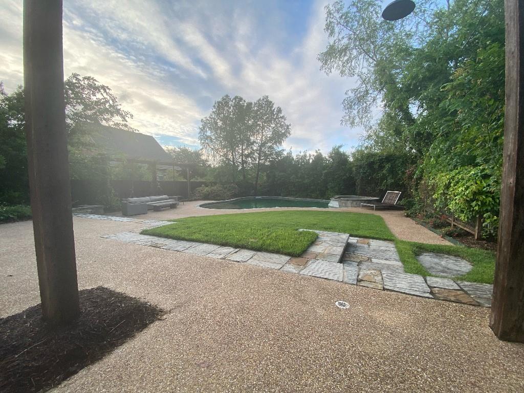 5311 Riviera Court, College Station, Texas image 4