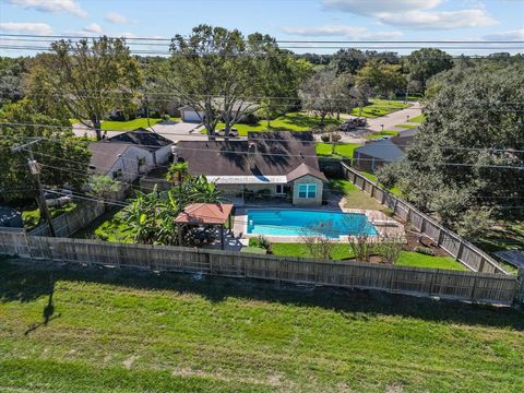 A home in League City