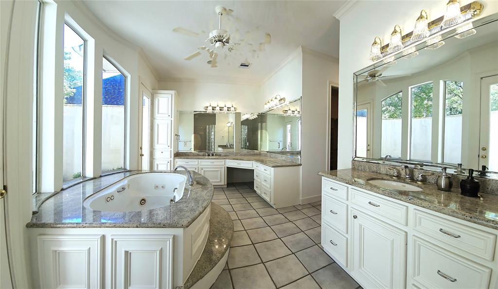 108 W Pines Drive, Montgomery, Texas image 26