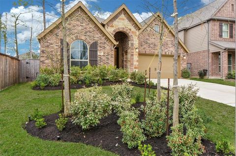 Single Family Residence in Conroe TX 103 Wild Garden Court.jpg
